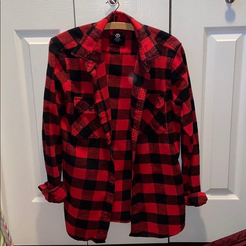 Long sleeves/ flannels/ cropped sweater